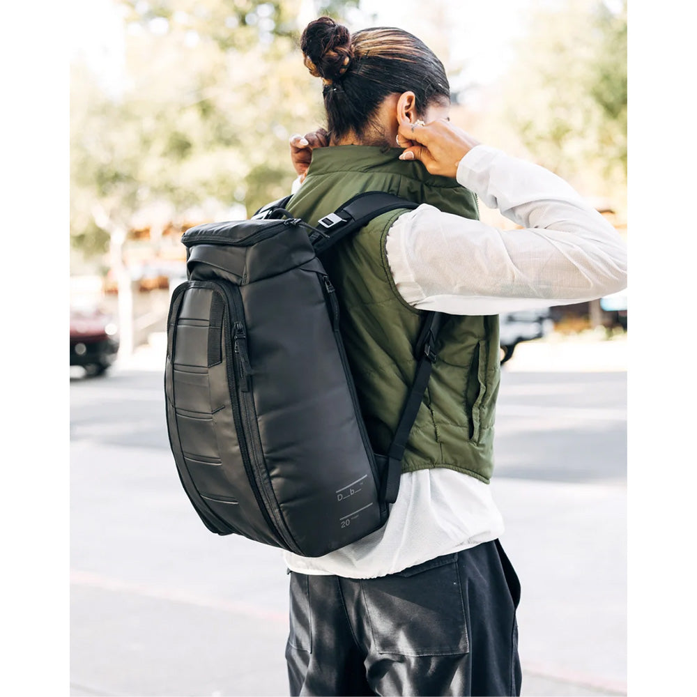 D_b_ Hugger Backpack 20L