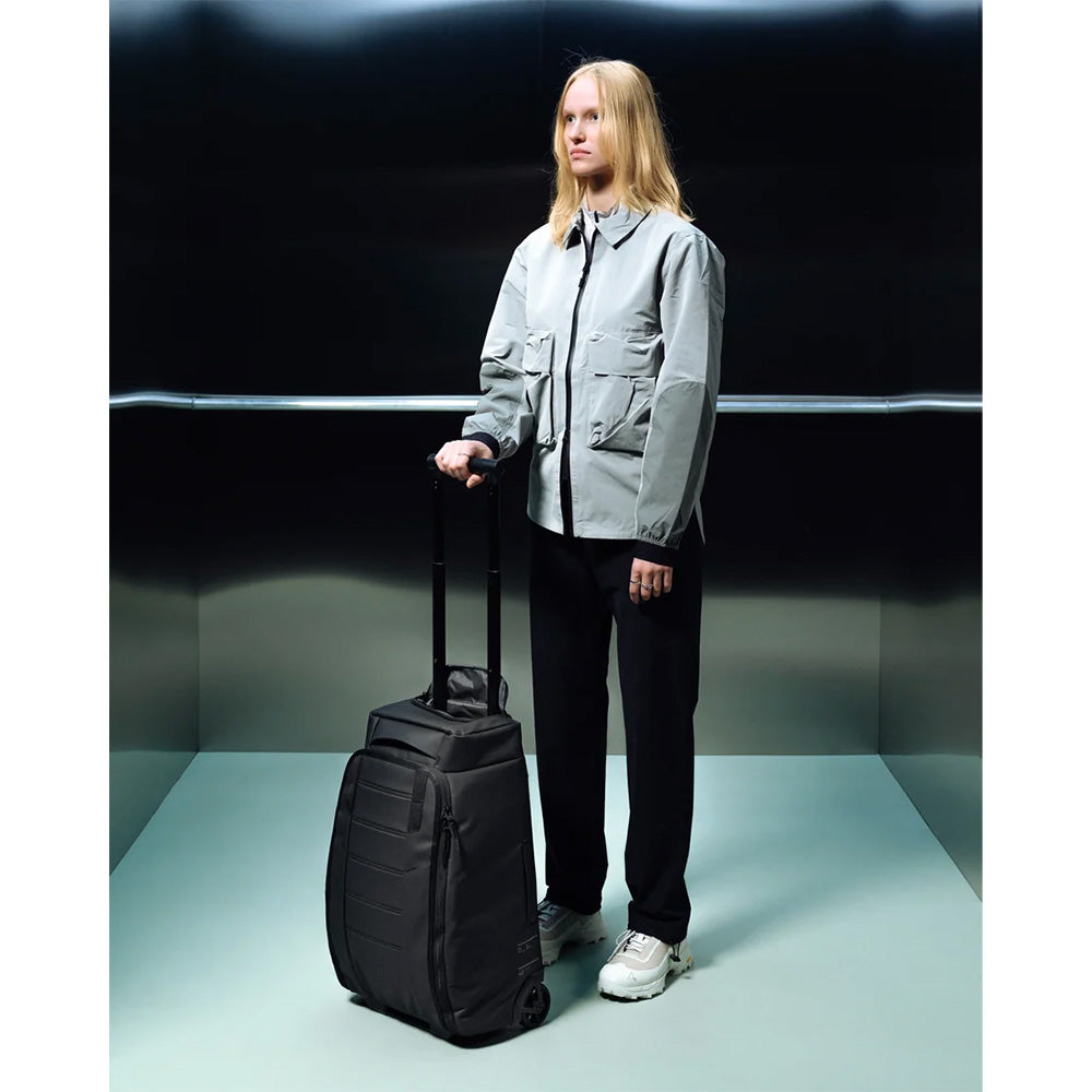 D_b_ Hugger Roller Bag Carry-On 40L