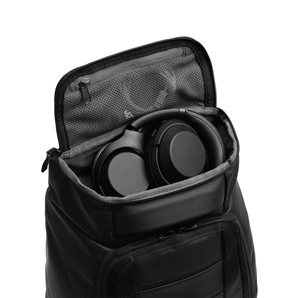 D_b_ Hugger Backpack 20L